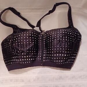 NWOT VSX Women's Black and White Sports Bra